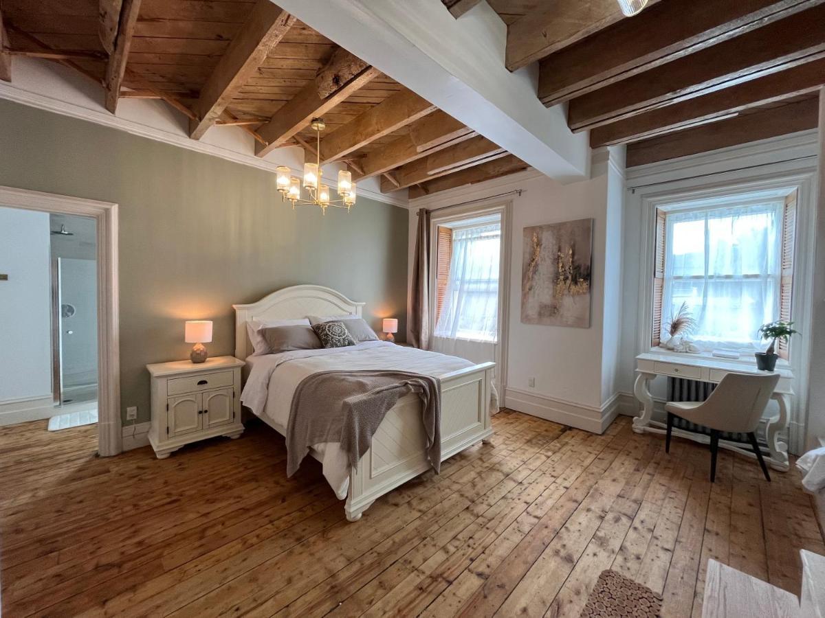 Bed and Breakfast La Demeure Du Capitaine Neuville Esterno foto