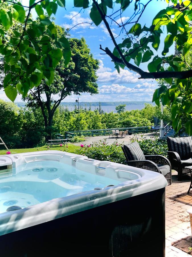 Bed and Breakfast La Demeure Du Capitaine Neuville Esterno foto