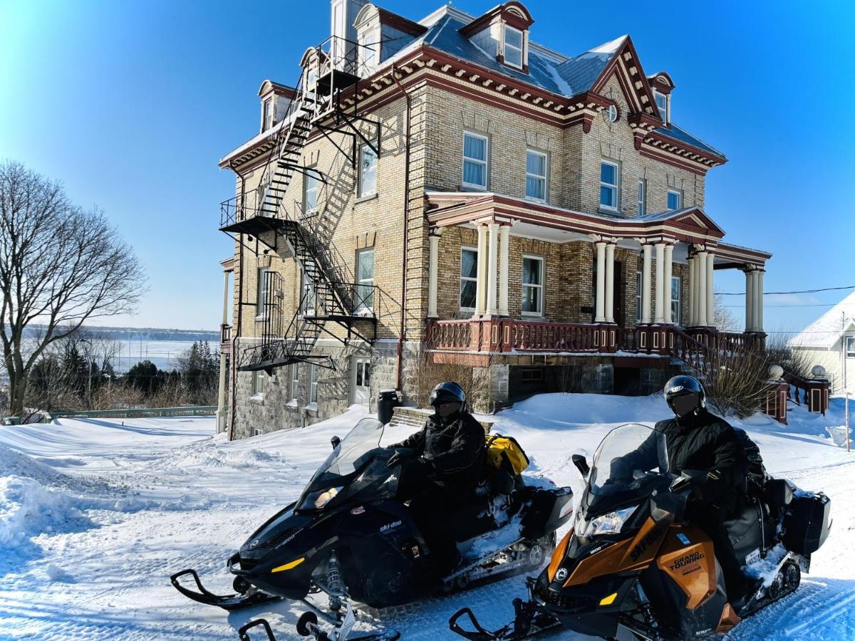 Bed and Breakfast La Demeure Du Capitaine Neuville Esterno foto
